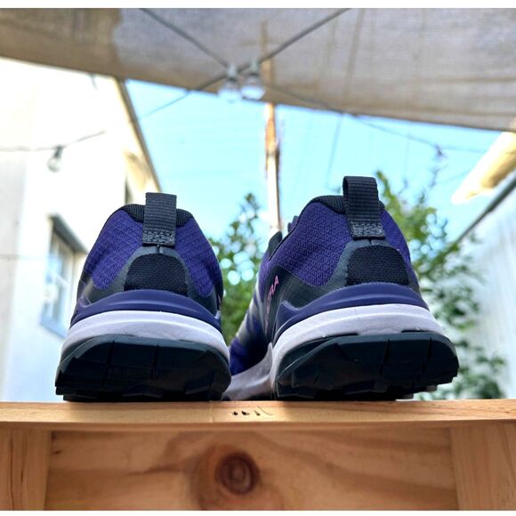 ALTRA Women's Lone Peak 7 Dark Purple Trail Running Shoe Size 8.5 Like New - Picture 9 of 15